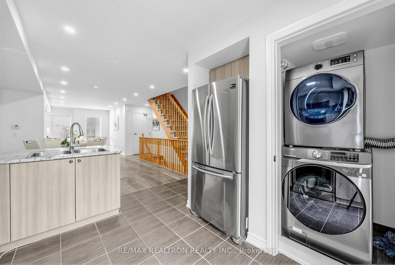 Townhouse for sale at 35-2500 Hill Rise Court, Oshawa, Ontario, L1L 0W2 - Windfields - MLS: E12912080