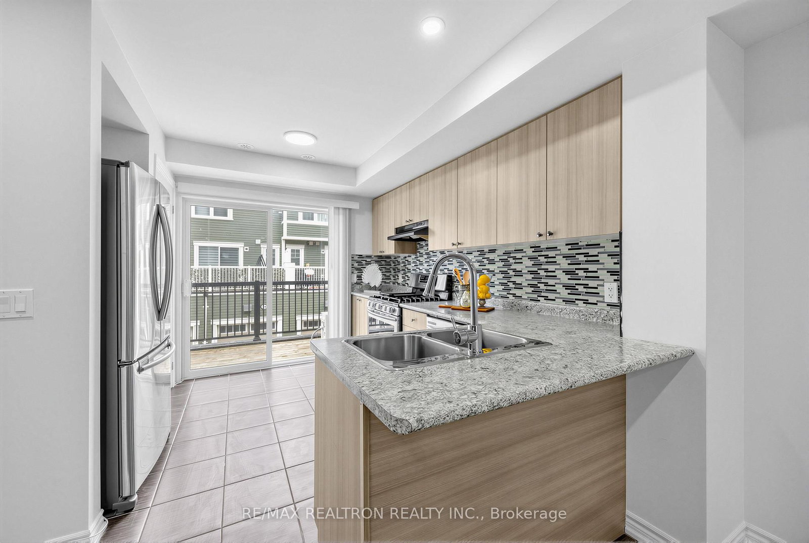 Townhouse for sale at 35-2500 Hill Rise Court, Oshawa, Ontario, L1L 0W2 - Windfields - MLS: E12912080