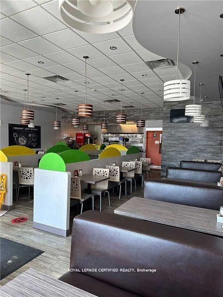 224 Ritson Road N, Unit C2.1 - Photo 5