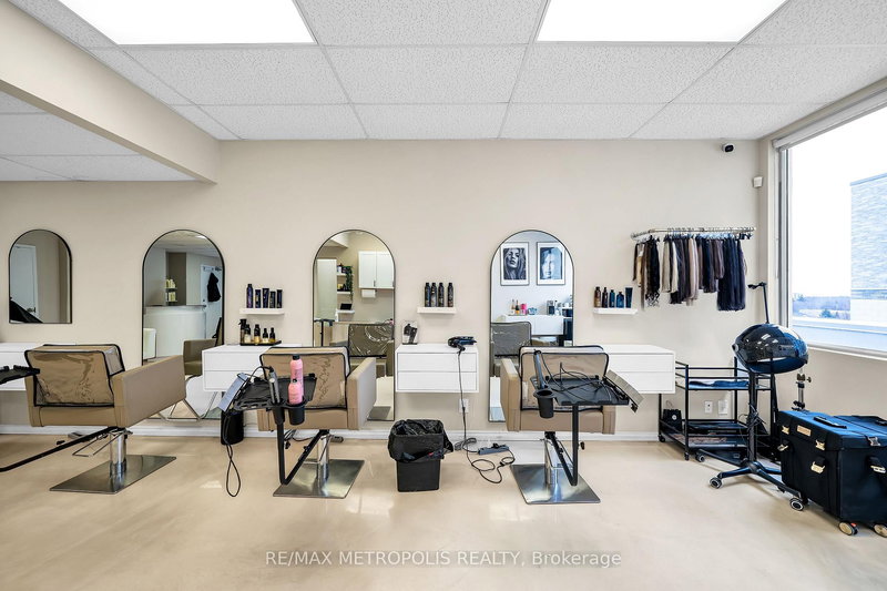 209 - 1 Rossland Rd W, Ajax, L1Z 1Z2 | Image 2