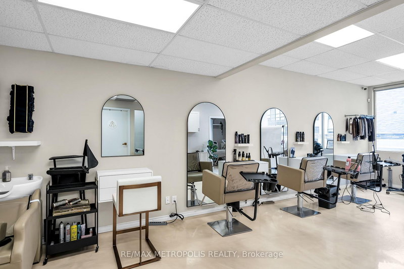 209 - 1 Rossland Rd W, Ajax, L1Z 1Z2 | Image 3