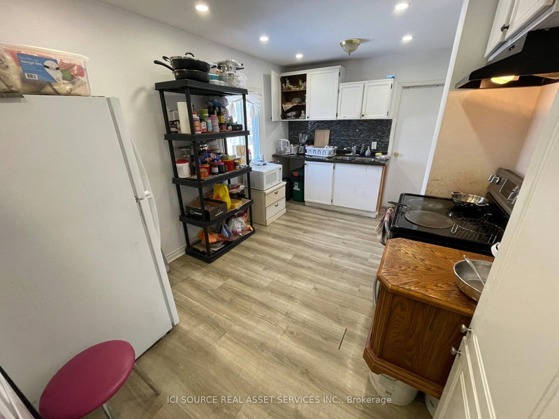 547 Montrave Ave, Oshawa, L1J 4S8 | Image 3