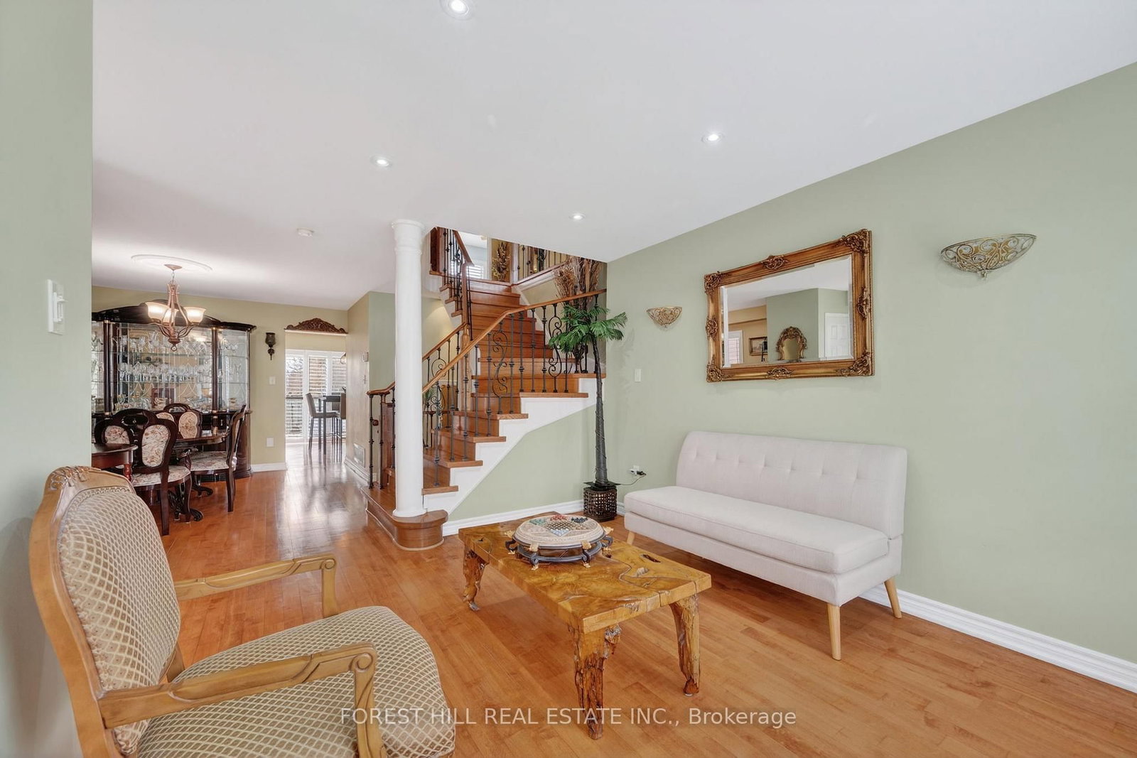 Listing Image 9