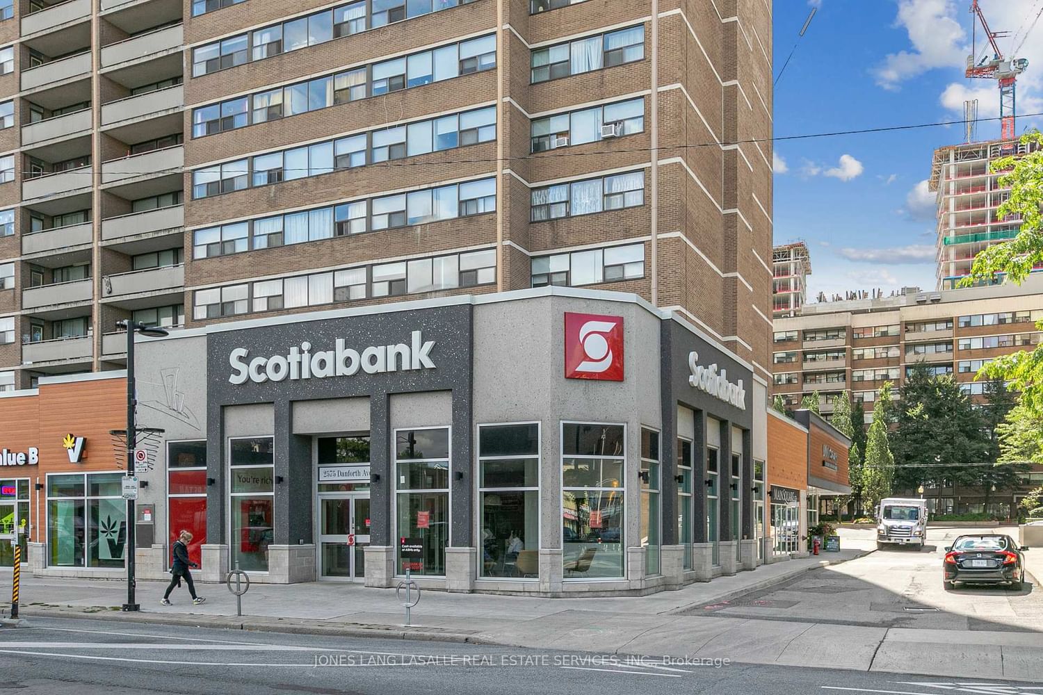 2575 Danforth Avenue, Unit 7 - Photo 3