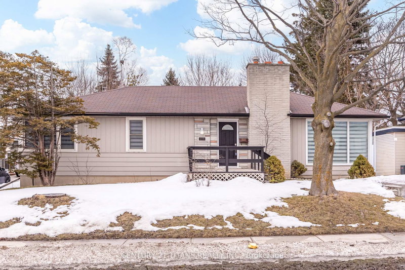 405 Anderson St, Whitby, L1N 3V8 | Image 2