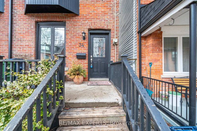 34 Grant St, Toronto, M4M 2H5 | Image 3