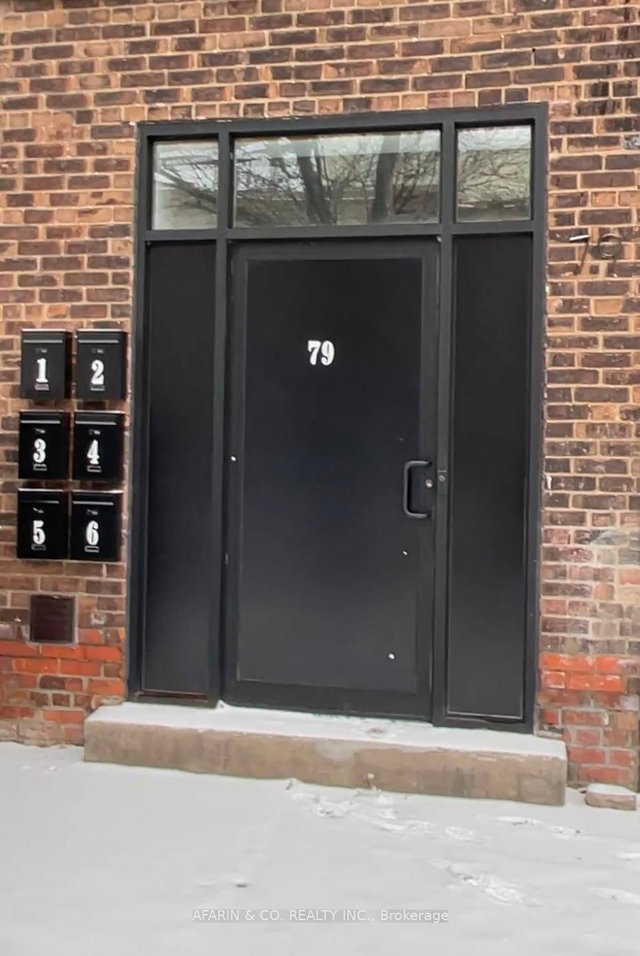 6 - 79 Cedarvale Avenue