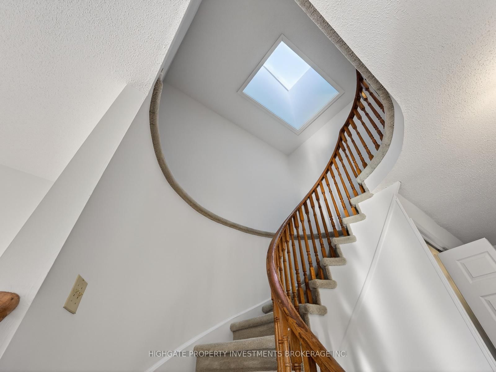 Detached House for sale at 739 Edgewood Road, Pickering, Ontario, L1V 2Z7 - Amberlea - MLS: E12916468