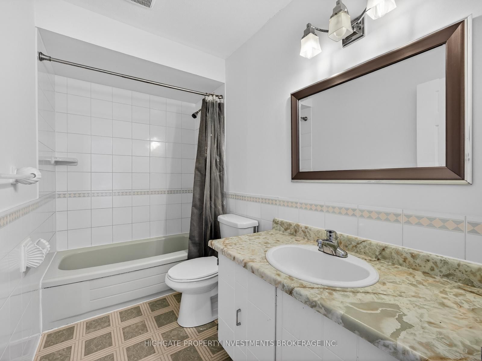 Detached House for sale at 739 Edgewood Road, Pickering, Ontario, L1V 2Z7 - Amberlea - MLS: E12916468