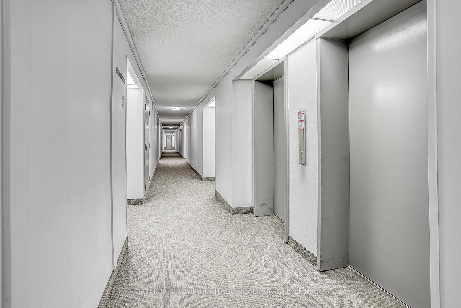 55 William Street E, Unit 912 - Photo 32