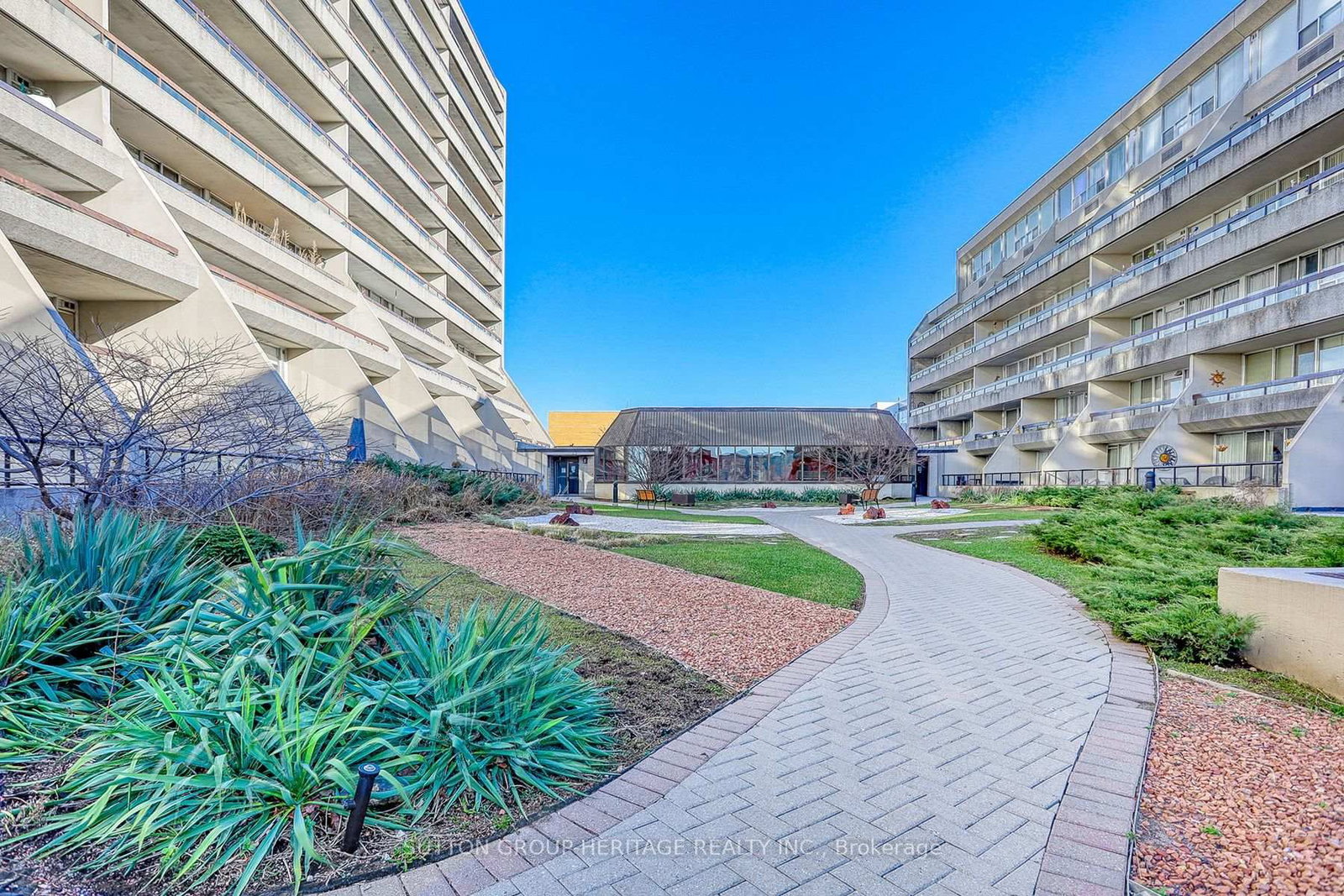 55 William Street E, Unit 912 - Photo 37