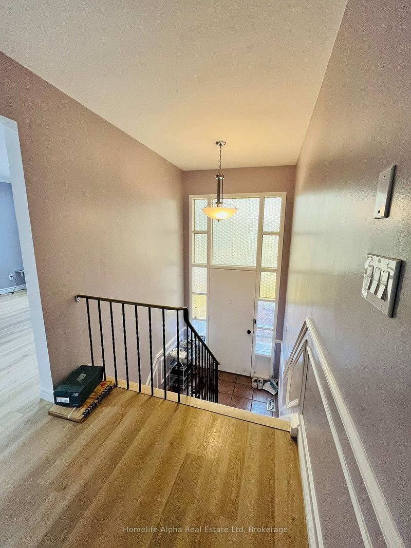 25 Zaph Ave, Toronto, M1C 1M7 | Image 3