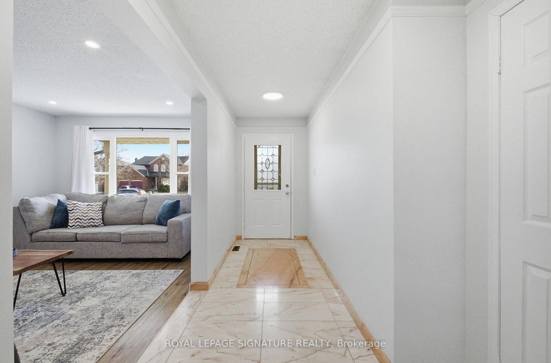 669 Highview Rd, Pickering, L1V 4W2 | Image 2