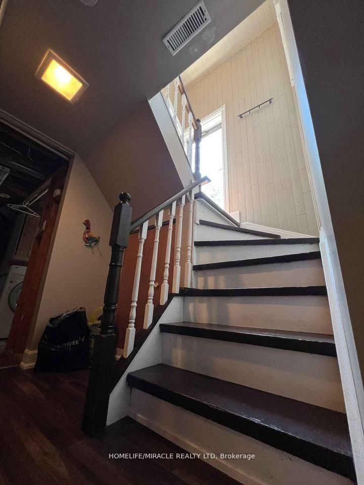 141 Bexhill Ave, Toronto, M1L 3C5 | Image 2