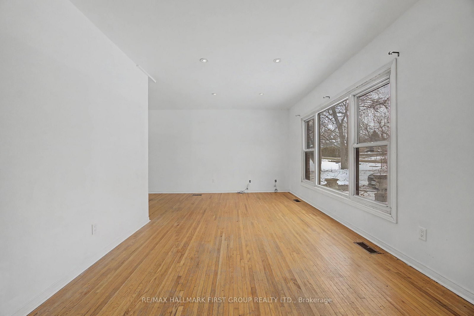 Detached House for sale at 239 Davidson Street, Pickering, Ontario, L1V 2P9 - Rural Pickering - MLS: E12917752