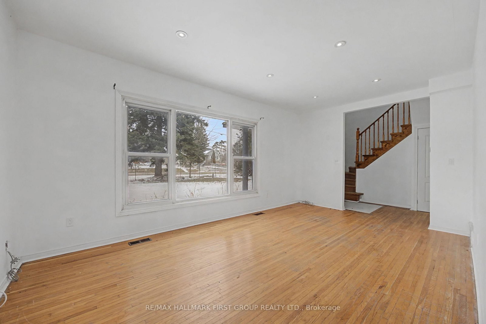 Detached House for sale at 239 Davidson Street, Pickering, Ontario, L1V 2P9 - Rural Pickering - MLS: E12917752