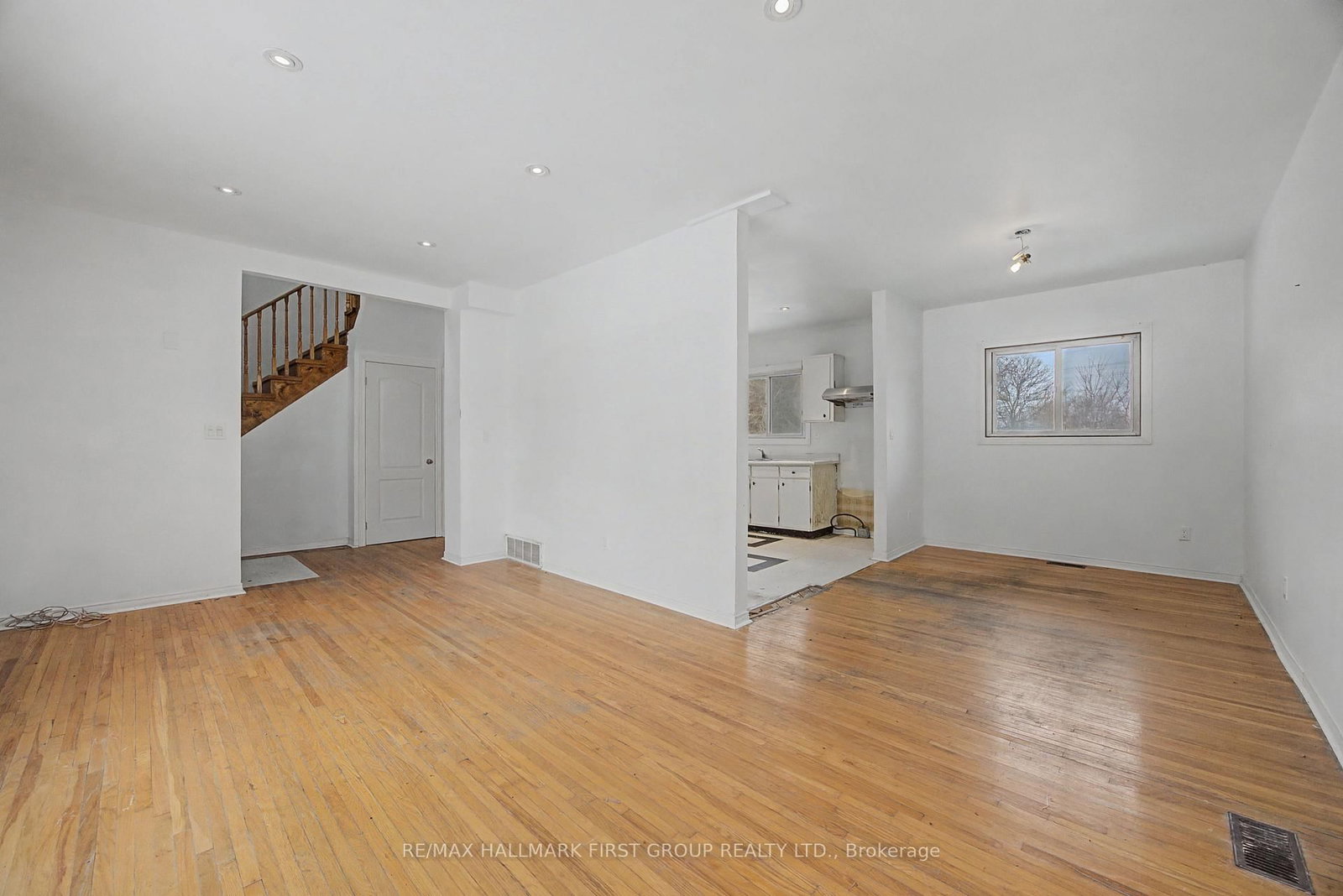 Detached House for sale at 239 Davidson Street, Pickering, Ontario, L1V 2P9 - Rural Pickering - MLS: E12917752