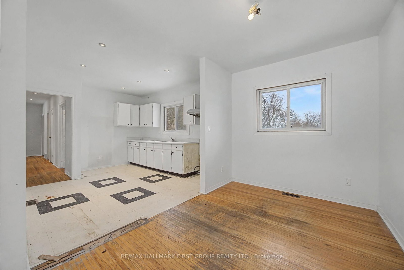 Detached House for sale at 239 Davidson Street, Pickering, Ontario, L1V 2P9 - Rural Pickering - MLS: E12917752