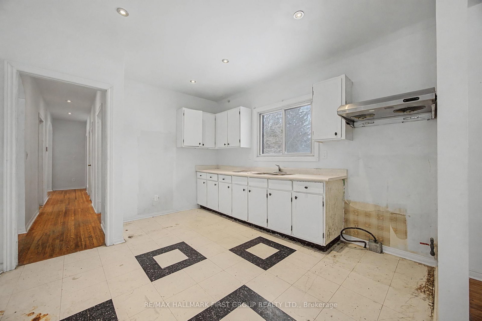 Detached House for sale at 239 Davidson Street, Pickering, Ontario, L1V 2P9 - Rural Pickering - MLS: E12917752