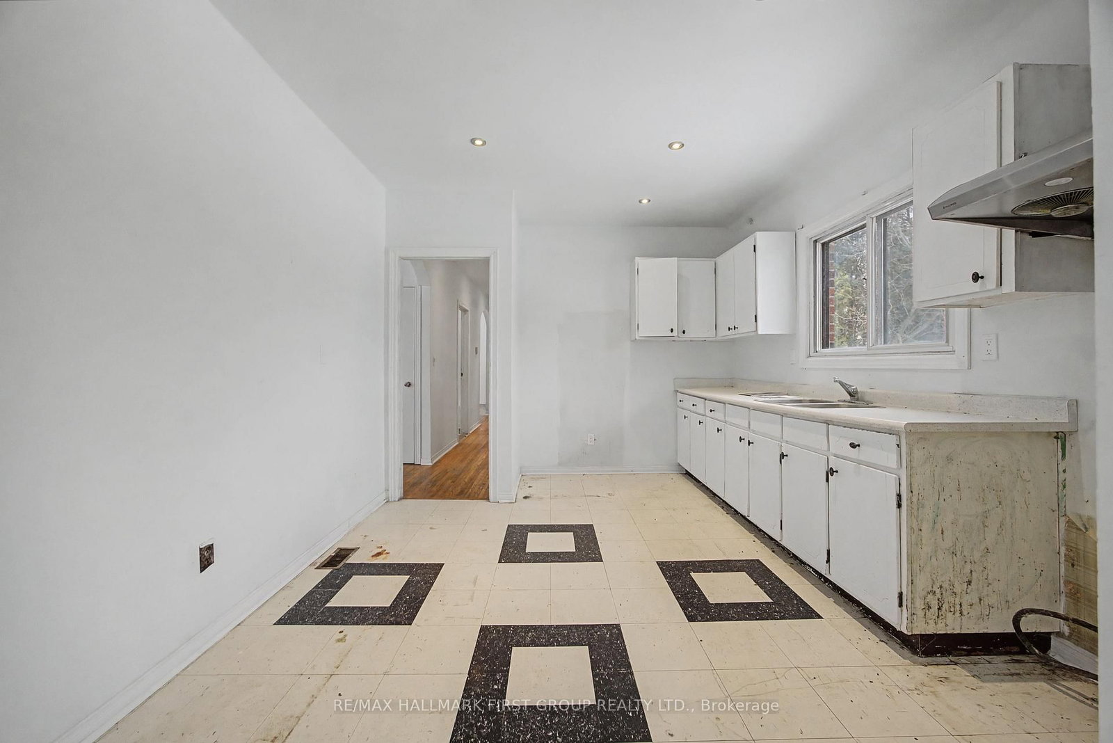 Detached House for sale at 239 Davidson Street, Pickering, Ontario, L1V 2P9 - Rural Pickering - MLS: E12917752