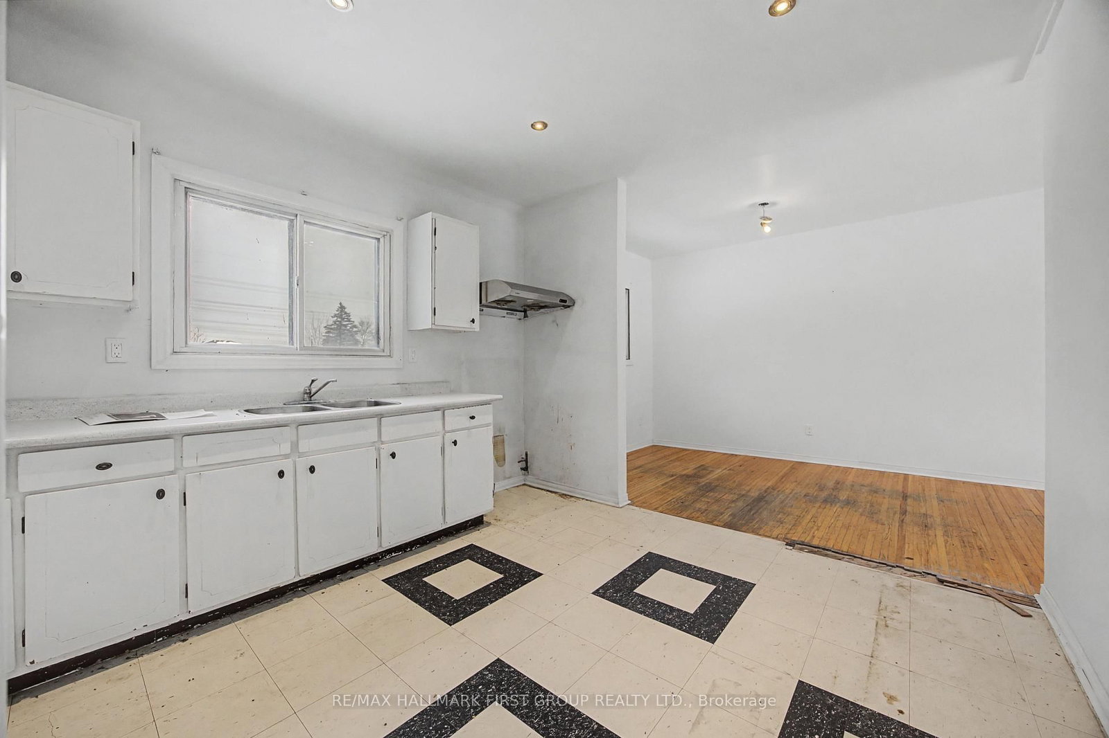 Detached House for sale at 239 Davidson Street, Pickering, Ontario, L1V 2P9 - Rural Pickering - MLS: E12917752