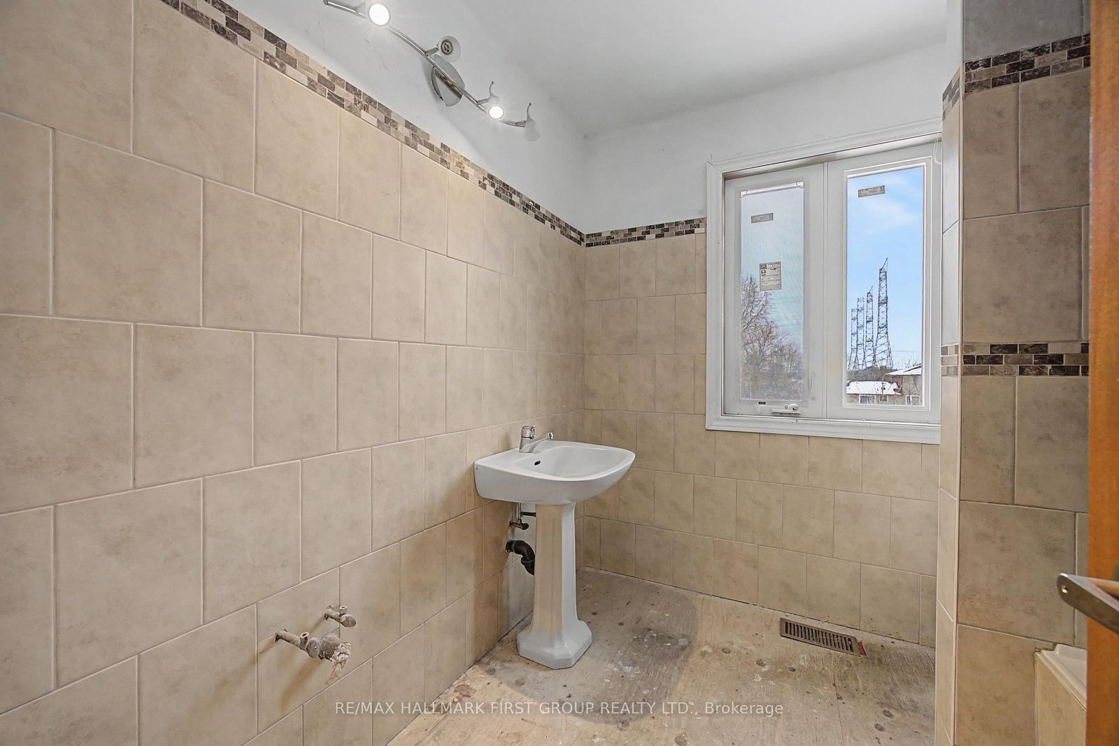 Detached House for sale at 239 Davidson Street, Pickering, Ontario, L1V 2P9 - Rural Pickering - MLS: E12917752