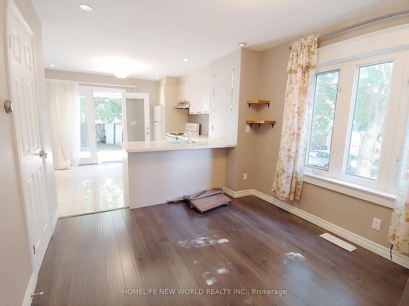 Main - 35 East Lynn Ave, Toronto, M4C 3X3 | Image 3