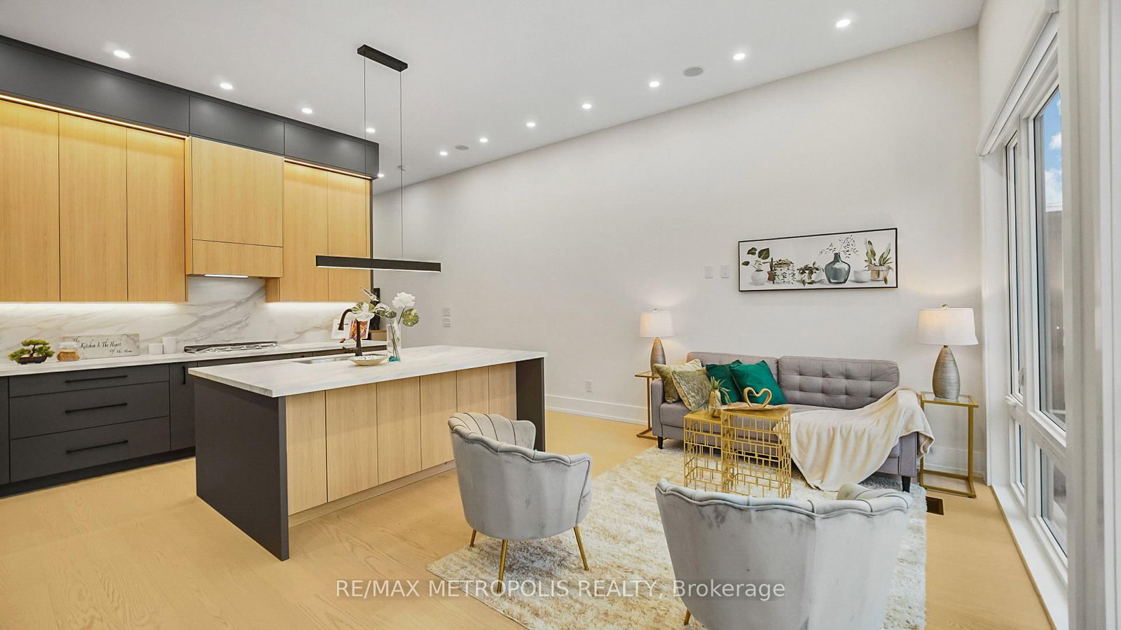 Detached House for sale at 39 Kenworthy Avenue, Toronto, Ontario, M1L 3B1 - Oakridge - MLS: E12919066