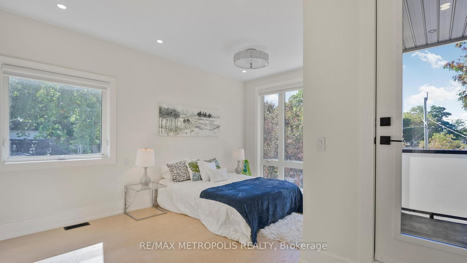 Detached House for sale at 39 Kenworthy Avenue, Toronto, Ontario, M1L 3B1 - Oakridge - MLS: E12919066