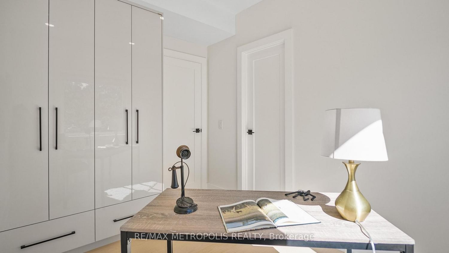 Detached House for sale at 39 Kenworthy Avenue, Toronto, Ontario, M1L 3B1 - Oakridge - MLS: E12919066