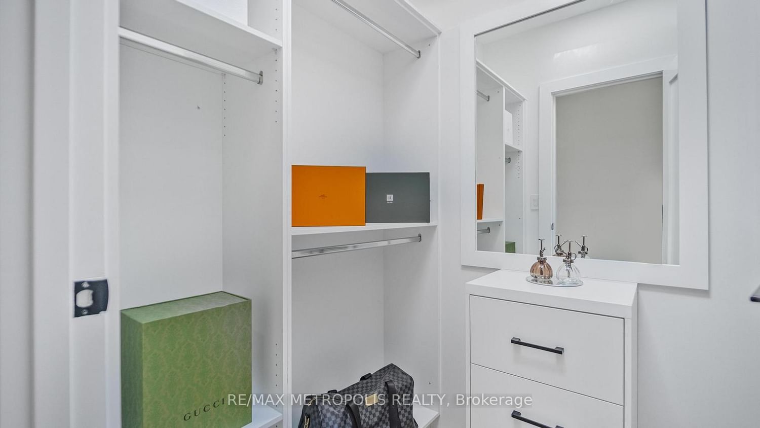 Detached House for sale at 39 Kenworthy Avenue, Toronto, Ontario, M1L 3B1 - Oakridge - MLS: E12919066