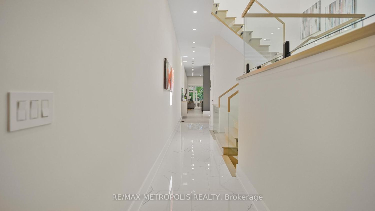 Detached House for sale at 39 Kenworthy Avenue, Toronto, Ontario, M1L 3B1 - Oakridge - MLS: E12919066