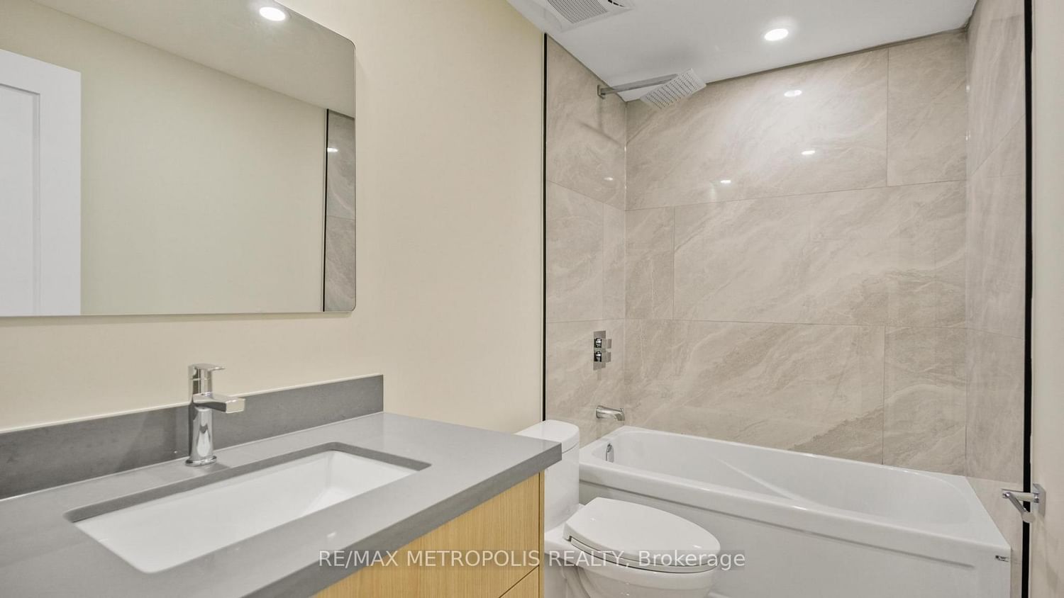 Detached House for sale at 39 Kenworthy Avenue, Toronto, Ontario, M1L 3B1 - Oakridge - MLS: E12919066