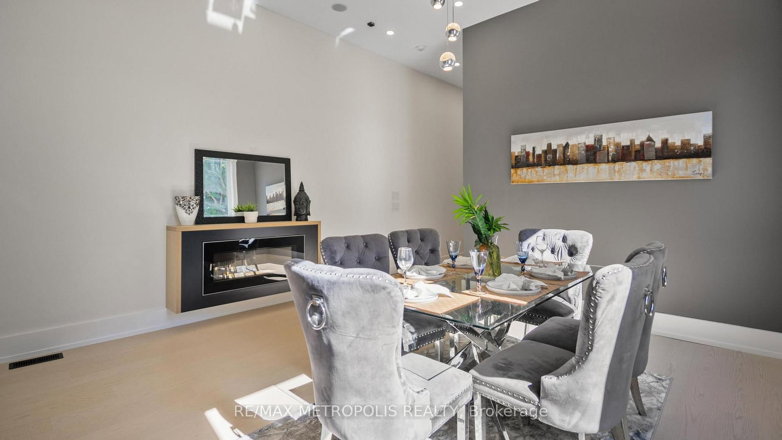 Detached House for sale at 39 Kenworthy Avenue, Toronto, Ontario, M1L 3B1 - Oakridge - MLS: E12919066