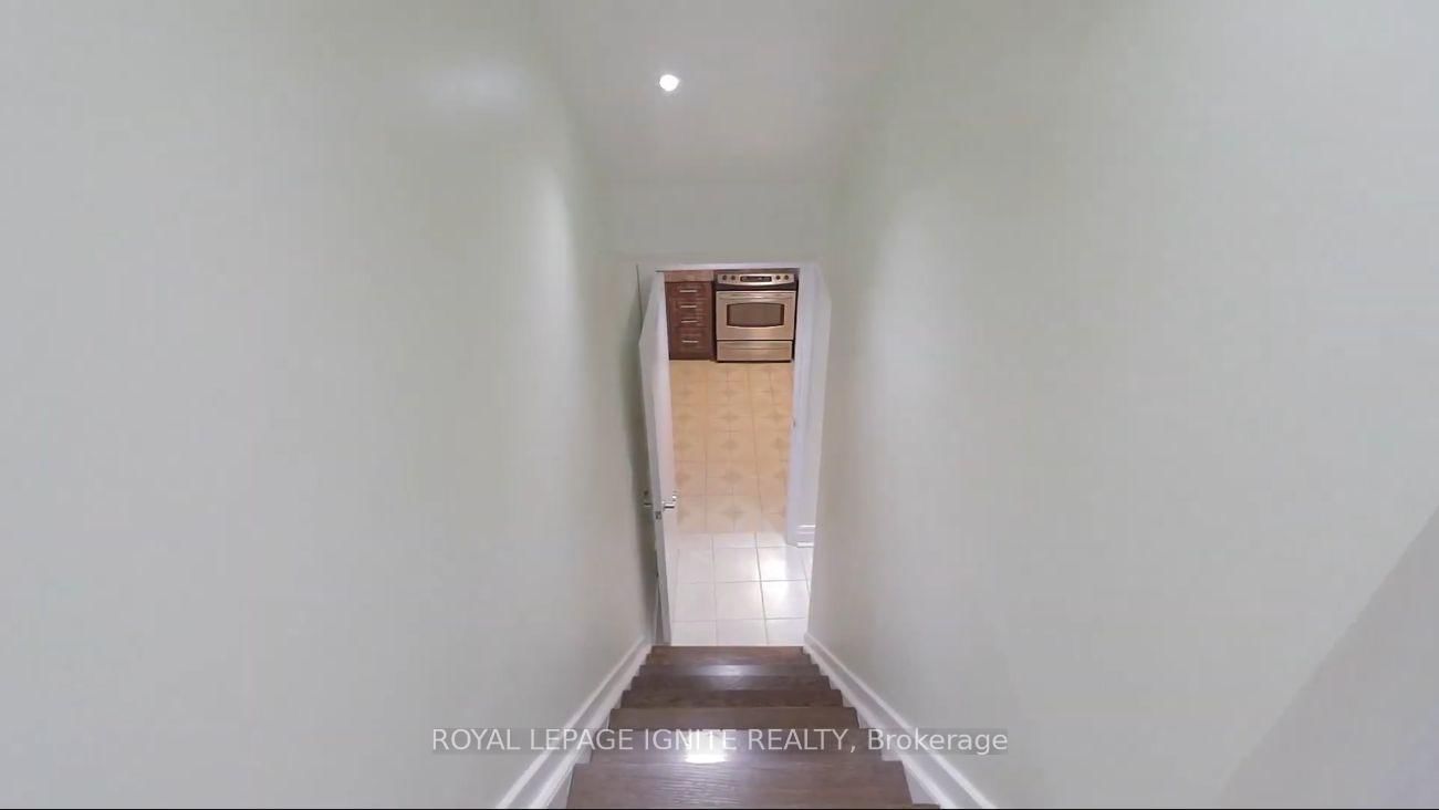 Detached House for sale at 11 Carisbrooke Square, Toronto, Ontario, M1B 4M2 - Malvern - MLS: E12919924