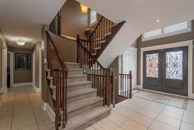 1703 Rockwood Dr, Pickering, L1V 6R3 | Image 2