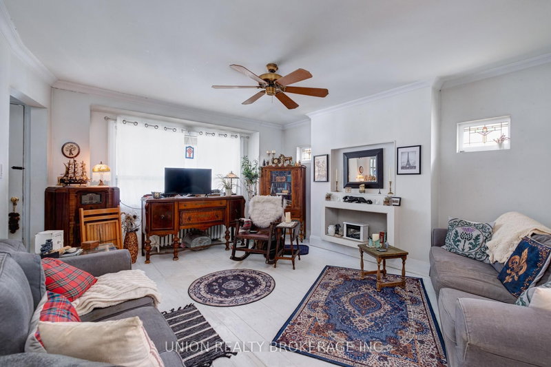 40 Glen Manor Dr, Toronto, M4E 2X2 | Image 2