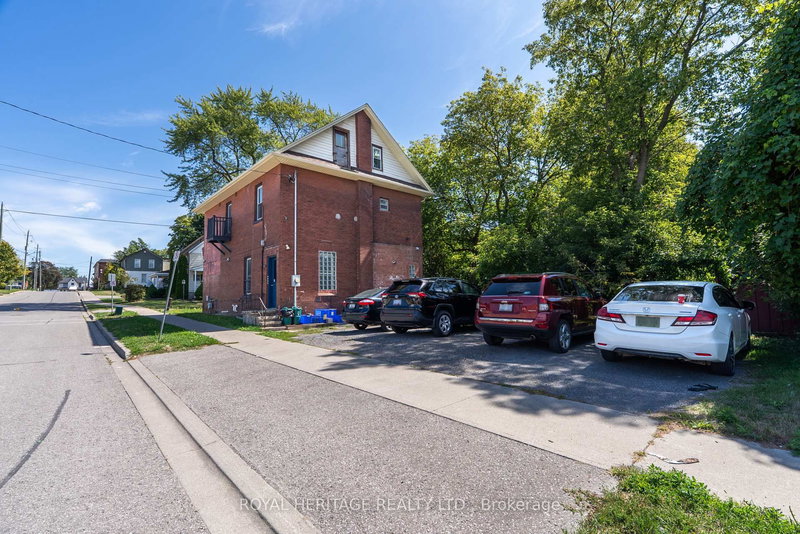394 Centre St S, Oshawa, L1H 4B9 | Image 3