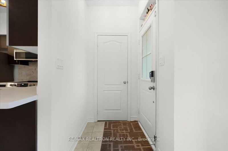 17 - 8 Eaton Park Lane, Toronto, M1W 0A5 | Image 3