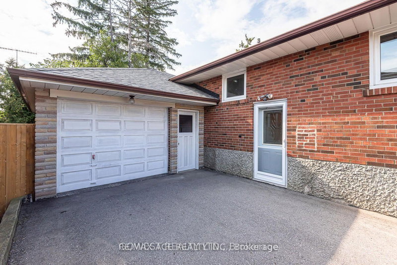 Bsmt - 12 Richome Crt, Toronto, M1K 2Y1 | Image 2