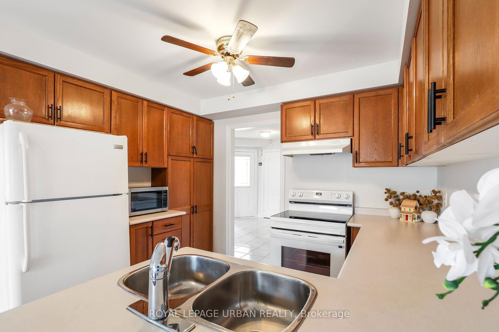 Detached House for sale at 1505 Garland Crescent, Pickering, Ontario, L1V 7B3 - Amberlea - MLS: E12922386