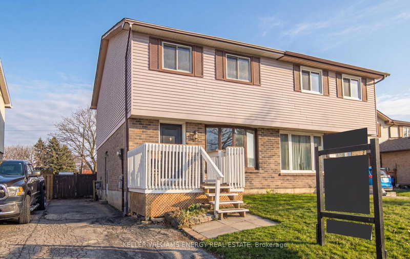 557 Birkdale St, Oshawa, L1H 8C3 | Image 2