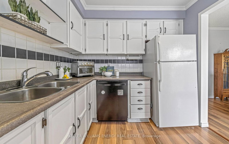 557 Birkdale St, Oshawa, L1H 8C3 | Image 3