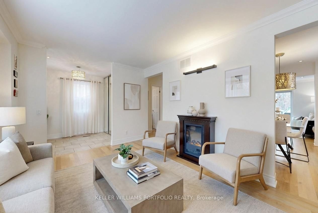 Detached House for sale at 49 Dolphin Drive, Toronto, Ontario, M1L 1N5 - Clairlea-Birchmount - MLS: E12922960