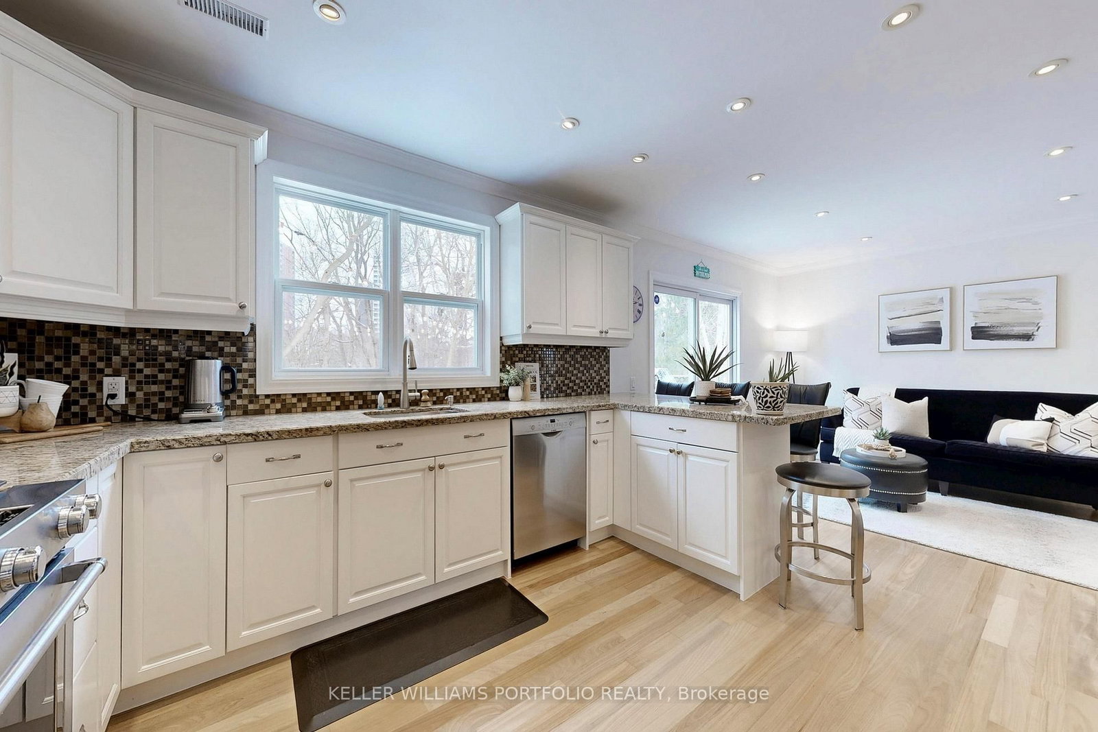 Detached House for sale at 49 Dolphin Drive, Toronto, Ontario, M1L 1N5 - Clairlea-Birchmount - MLS: E12922960