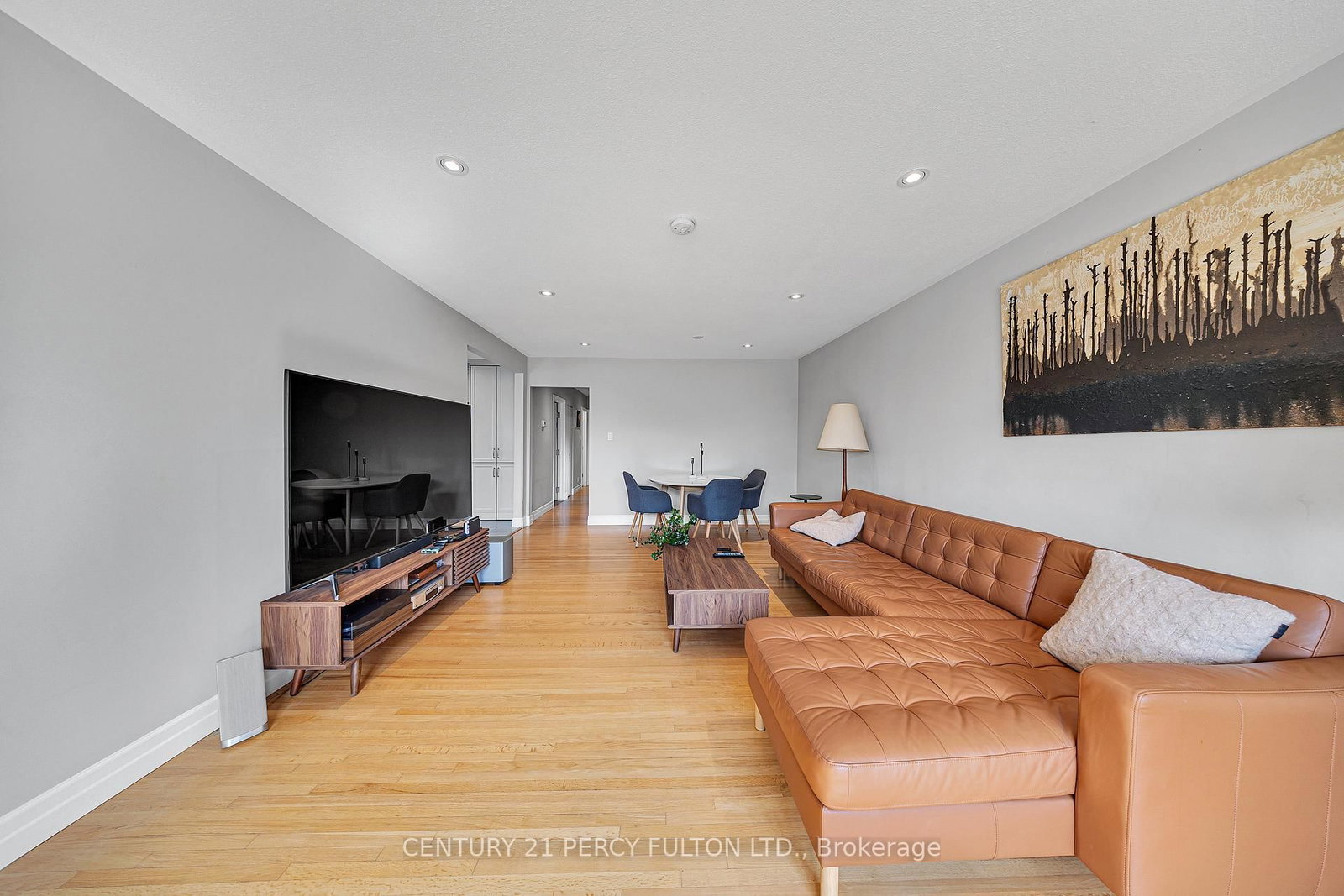 Detached House for sale at 893 Douglas Avenue, Pickering, Ontario, L1W 1N7 - Bay Ridges - MLS: E12923052