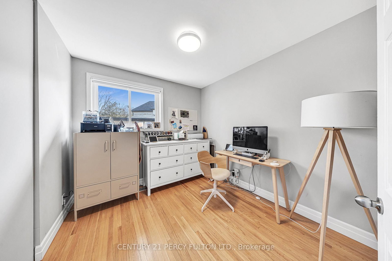 Detached House for sale at 893 Douglas Avenue, Pickering, Ontario, L1W 1N7 - Bay Ridges - MLS: E12923052