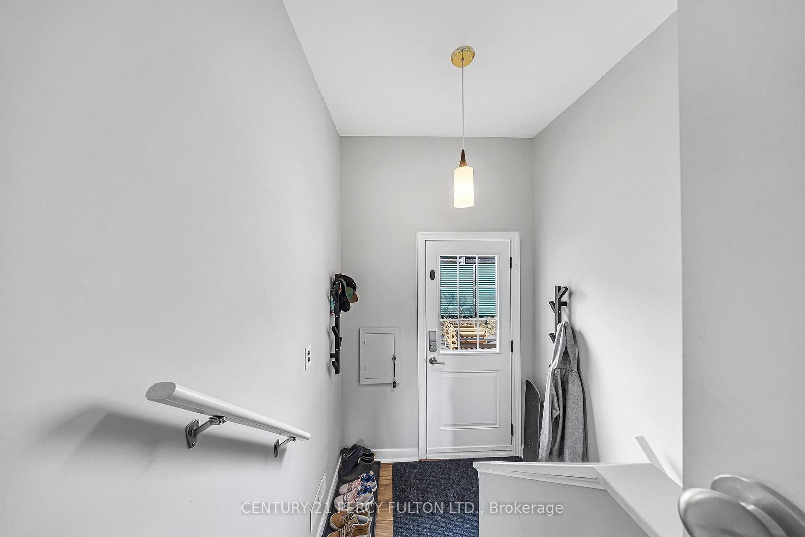 Detached House for sale at 893 Douglas Avenue, Pickering, Ontario, L1W 1N7 - Bay Ridges - MLS: E12923052