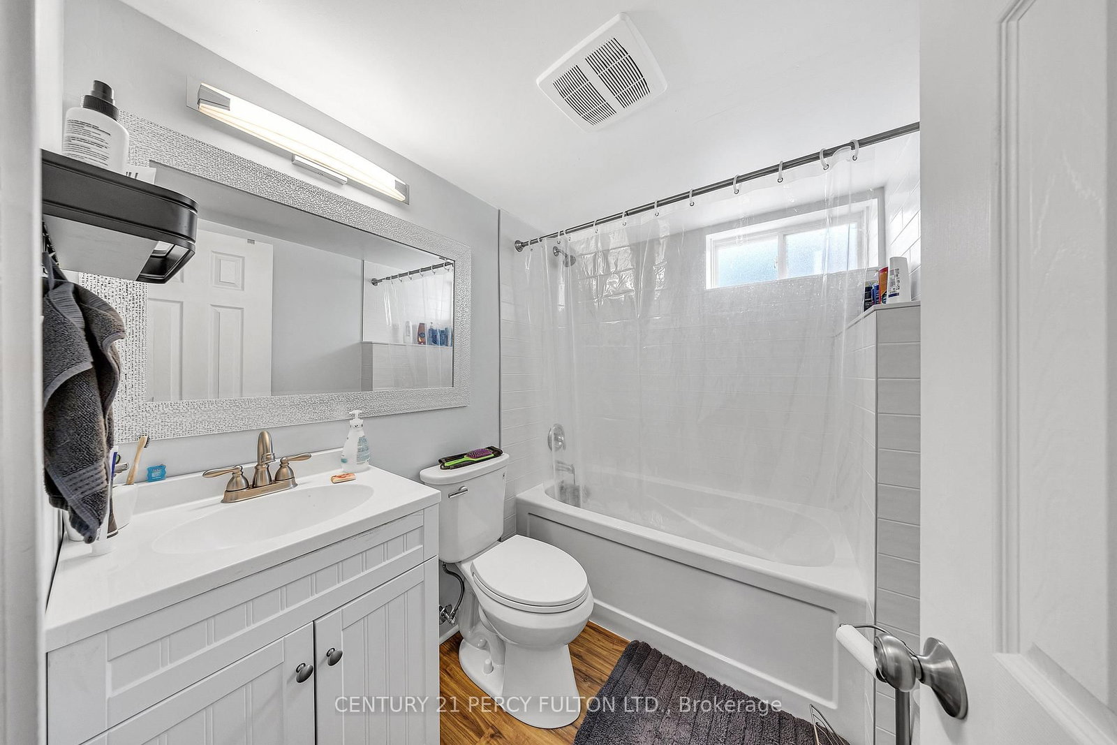 Detached House for sale at 893 Douglas Avenue, Pickering, Ontario, L1W 1N7 - Bay Ridges - MLS: E12923052