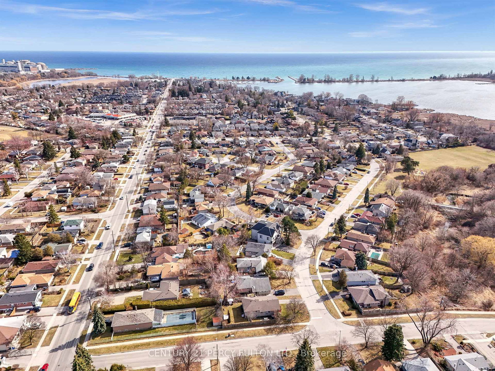 Detached House for sale at 893 Douglas Avenue, Pickering, Ontario, L1W 1N7 - Bay Ridges - MLS: E12923052